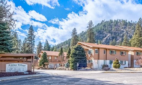 Photo of 525 Alpine Pl Pl #B3, Leavenworth, WA 98826 (MLS # 2478037)