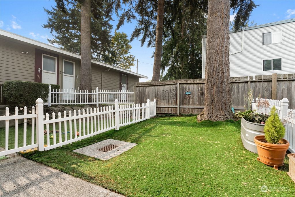 Photo of 9013 8th Avenue SW, Seattle, WA 98106 (MLS # 2007746)