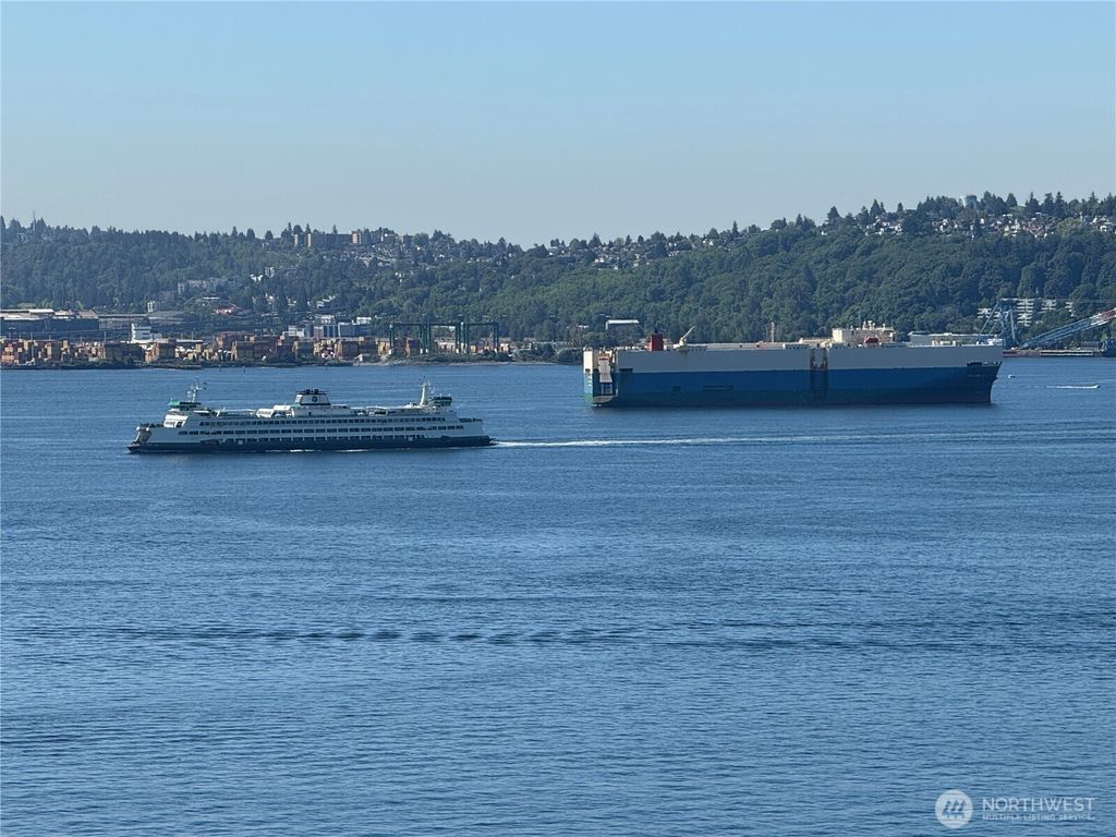 Photo of 76 Cedar Street #611, Seattle, WA 98121 (MLS # 2527526)