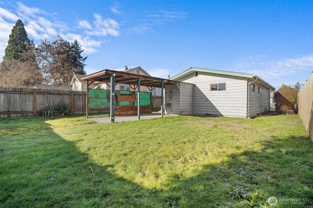 Photo of 218 14th Street SE, Auburn, WA 98002 (MLS # 2469720)