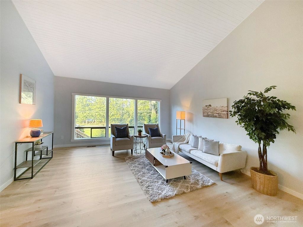 Photo of 13400 SE 337th Street, Auburn, WA 98092 (MLS # 2482205)