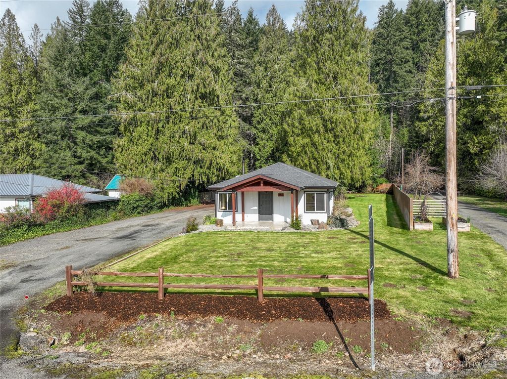 Photo of 547 Silverbrook Road, Randle, WA 98377 (MLS # 2498297)