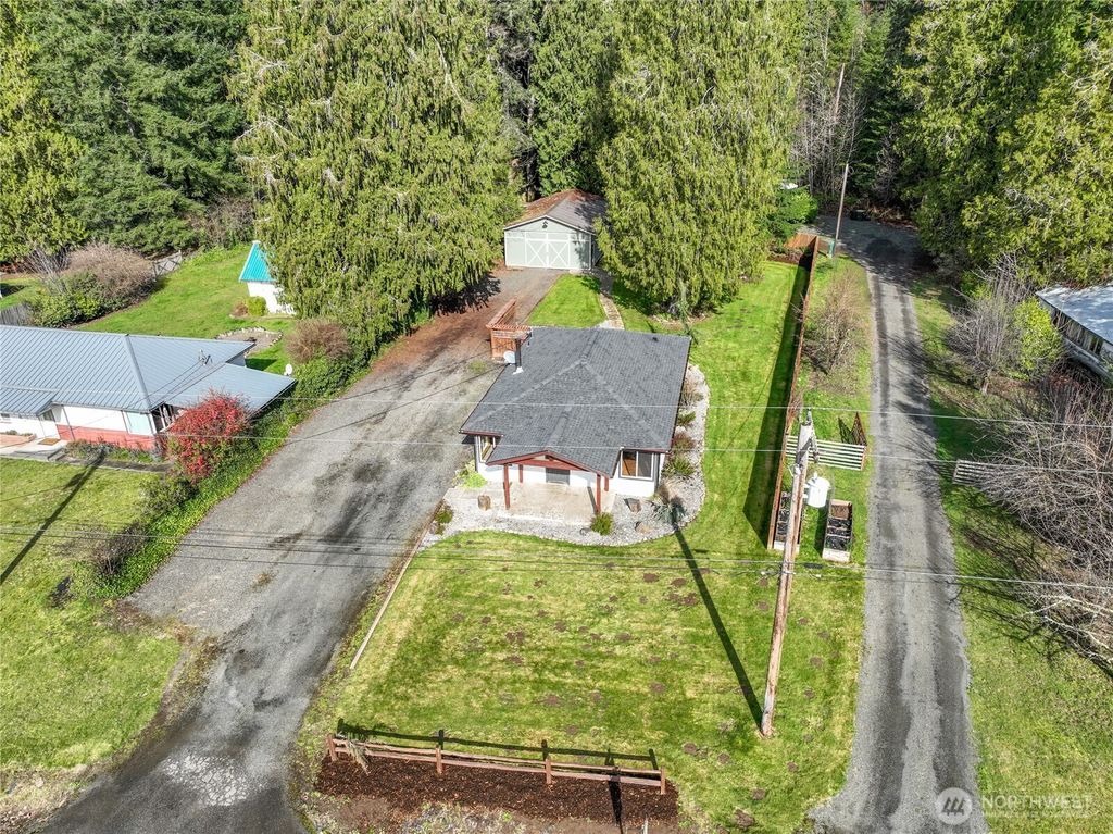 Photo of 547 Silverbrook Road, Randle, WA 98377 (MLS # 2498297)