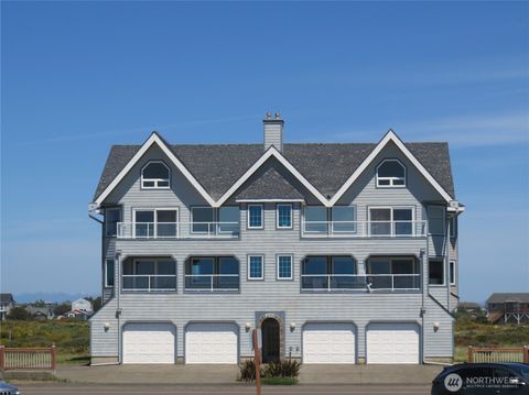 Photo of 1599 E Ocean Shores Boulevard SW #2 E, Ocean Shores, WA 98569 (MLS # 2381935)