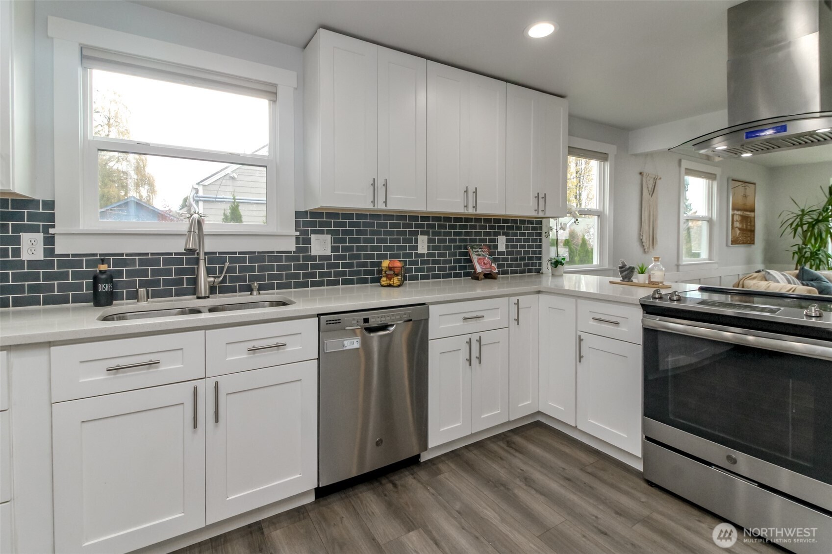 Tacoma, Washington 98465, United States, 3 Bedrooms Bedrooms, ,1 BathroomBathrooms,Residential,Active,240212