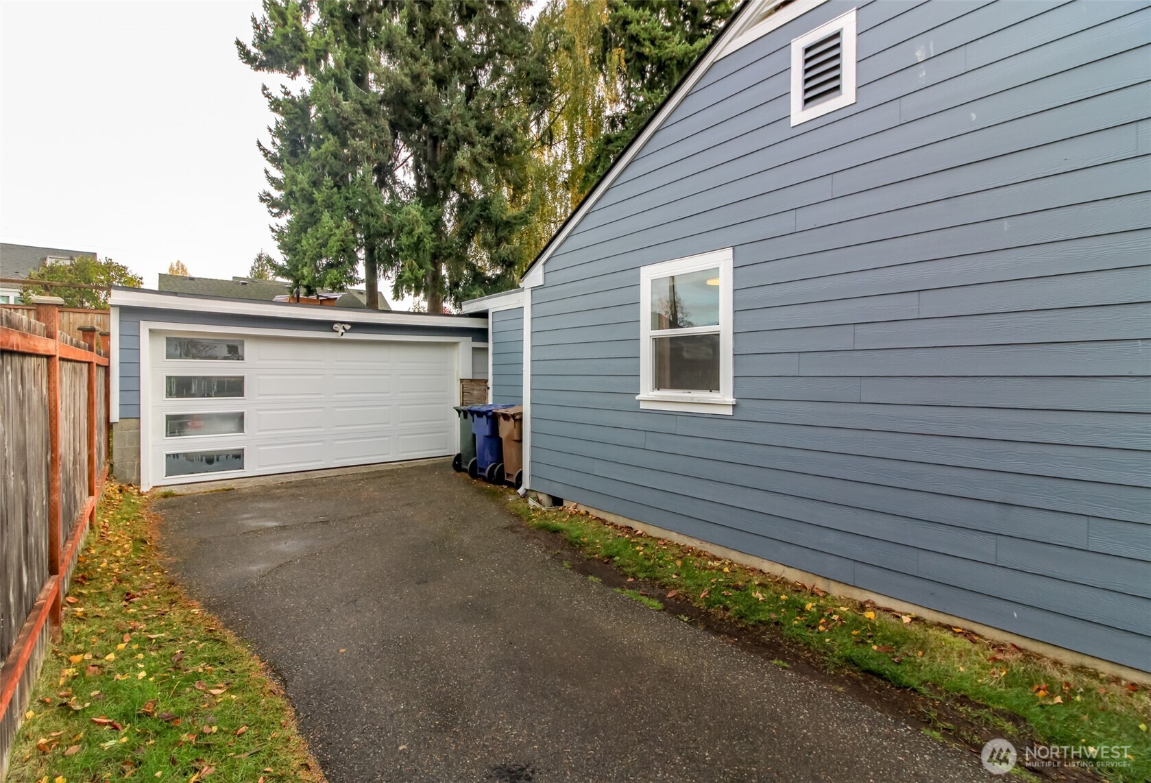 Tacoma, Washington 98465, United States, 3 Bedrooms Bedrooms, ,1 BathroomBathrooms,Residential,Active,240212