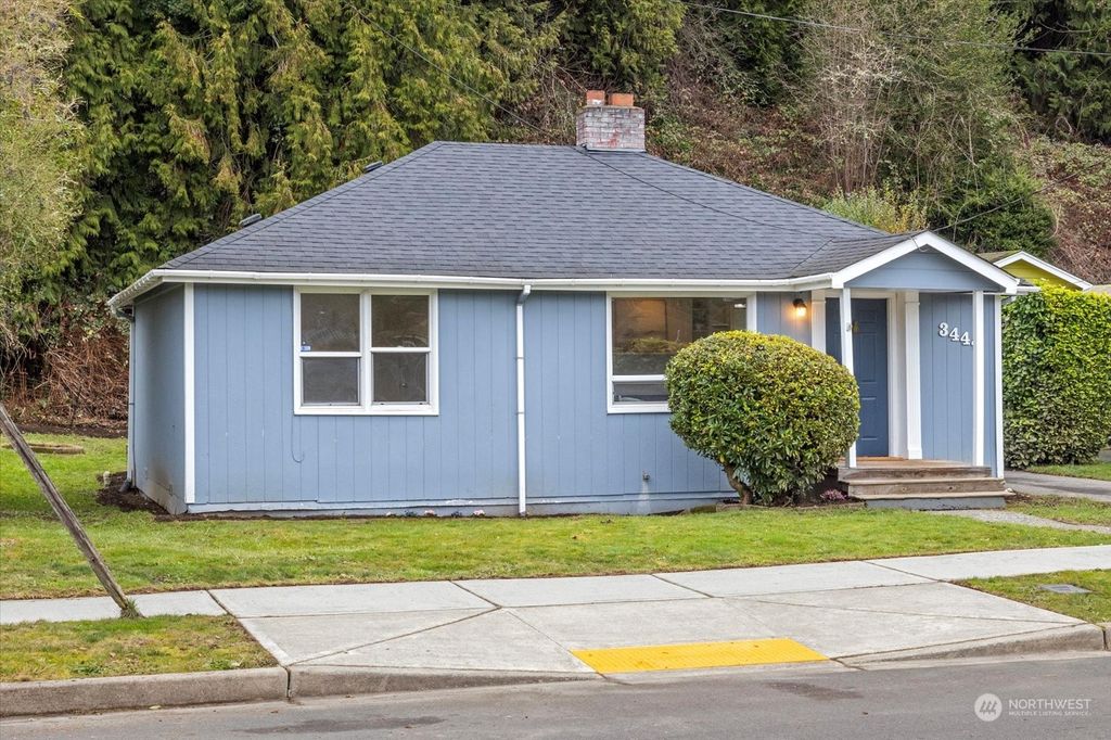 Photo of 3444 SE 5th Street, Renton, WA 98058 (MLS # 2323872)