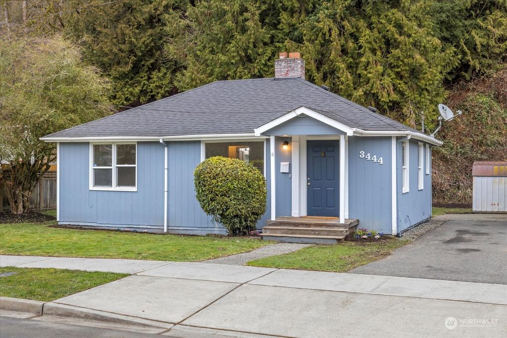 Photo of 3444 SE 5th Street, Renton, WA 98058 (MLS # 2323872)