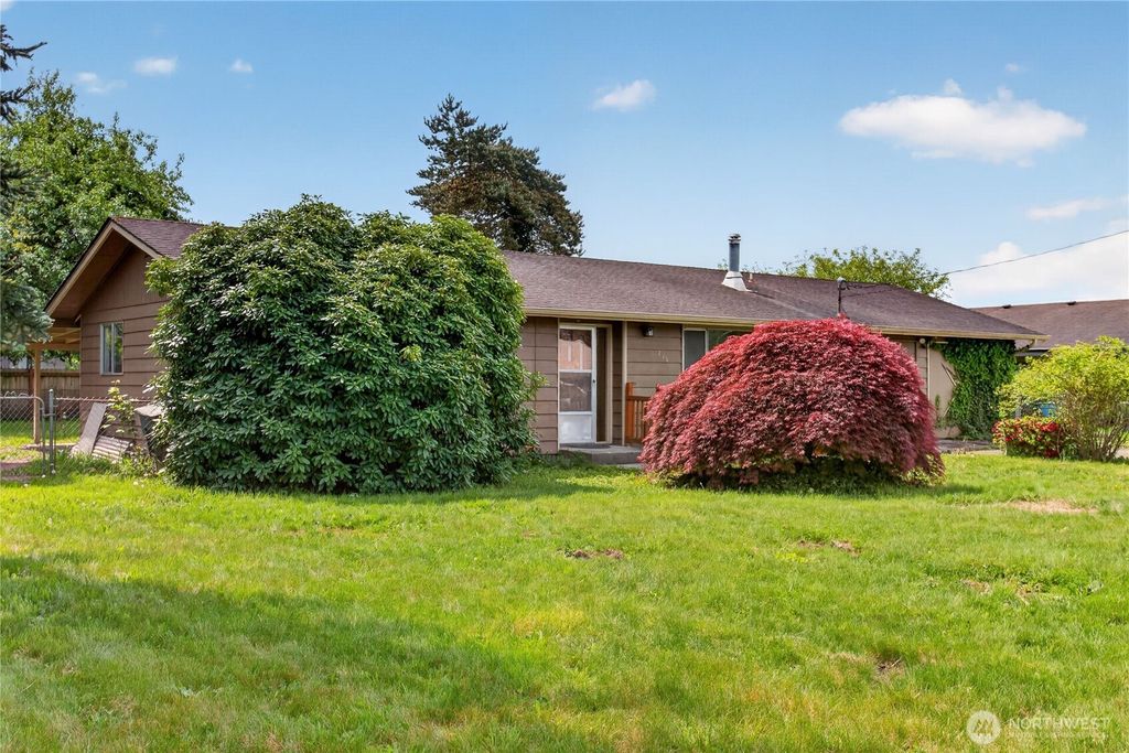 Photo of 716 Murphy Way, Sultan, WA 98294 (MLS # 2518044)