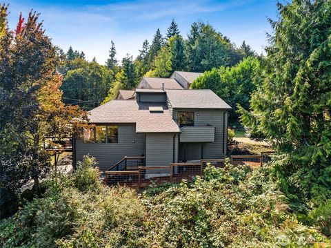 Photo of 217 N 7th Avenue SW, Tumwater, WA 98512 (MLS # 2434702)