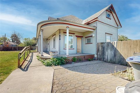 Photo of 319 W Cherry Street, Walla Walla, WA 99362 (MLS # 2512789)