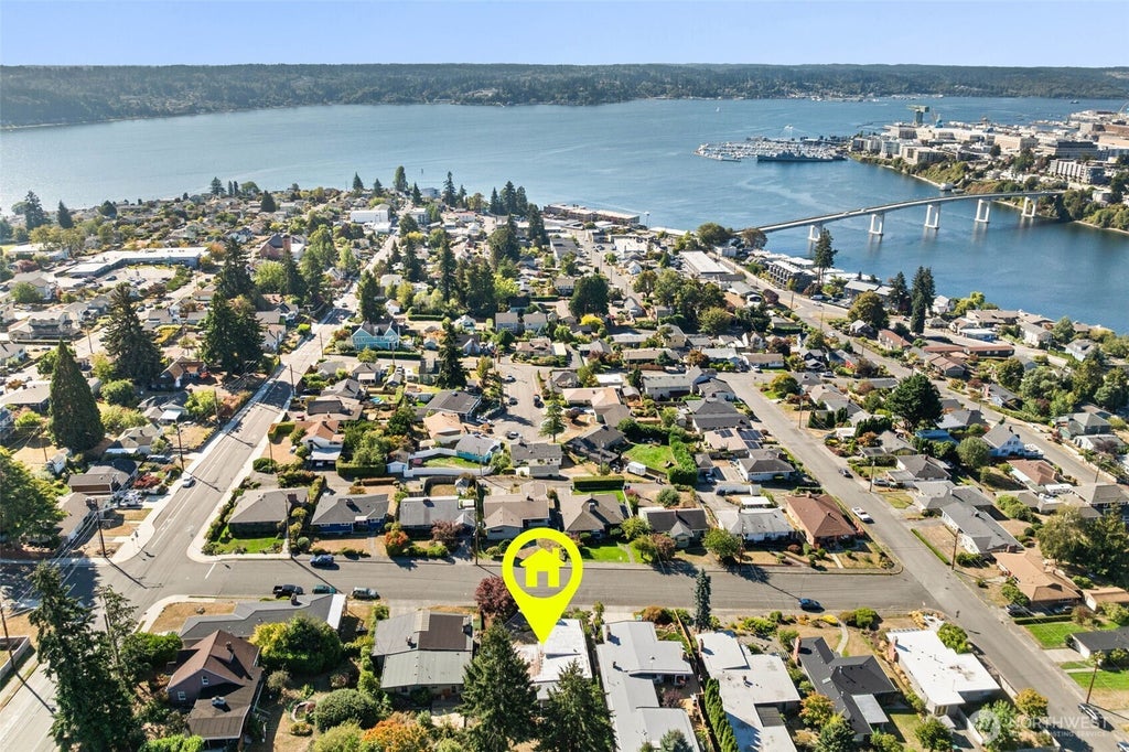 Photo of 2124 E 17th Street, Bremerton, WA 98310 (MLS # 2584246)