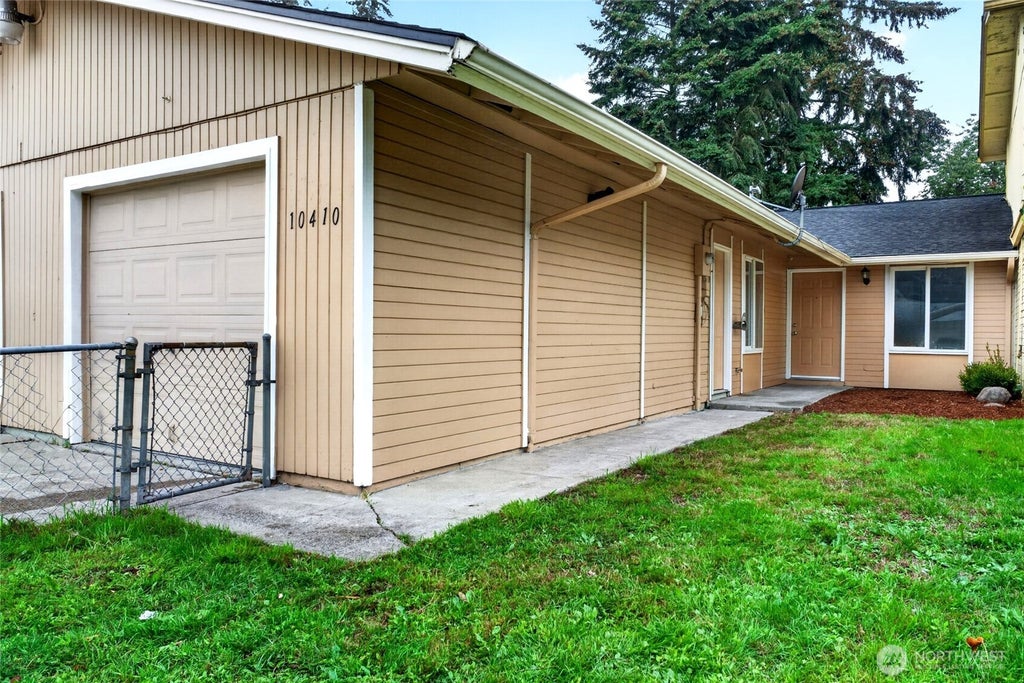 Photo of 10410 12th Avenue Ct S, Parkland, WA 98444 (MLS # 2592294)