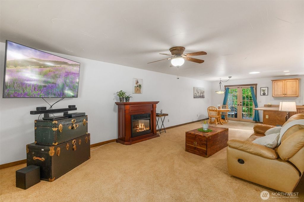 listing image 9369020660659977424