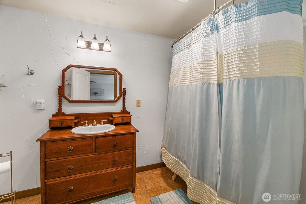 listing image 9366624184350541598