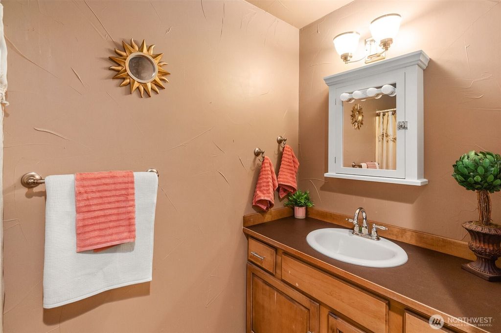 listing image 9365996303714696726