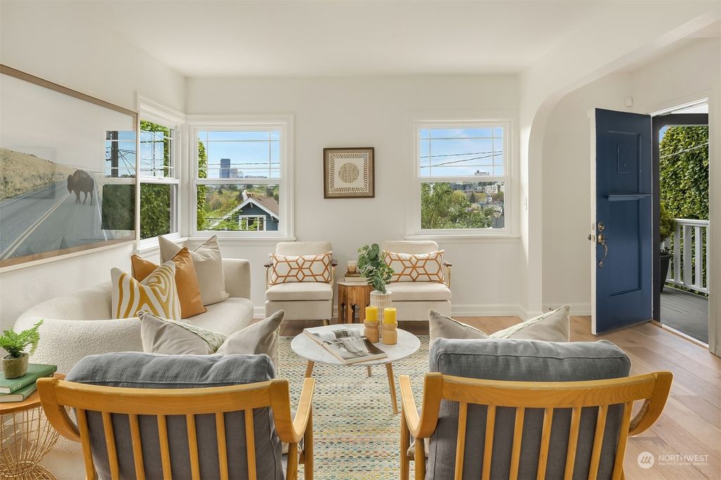 Photo of 928 31st Avenue, Seattle, WA 98122 (MLS # 2065911)