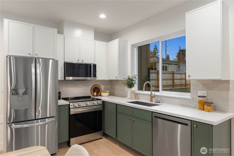 811 NE 125th Street B