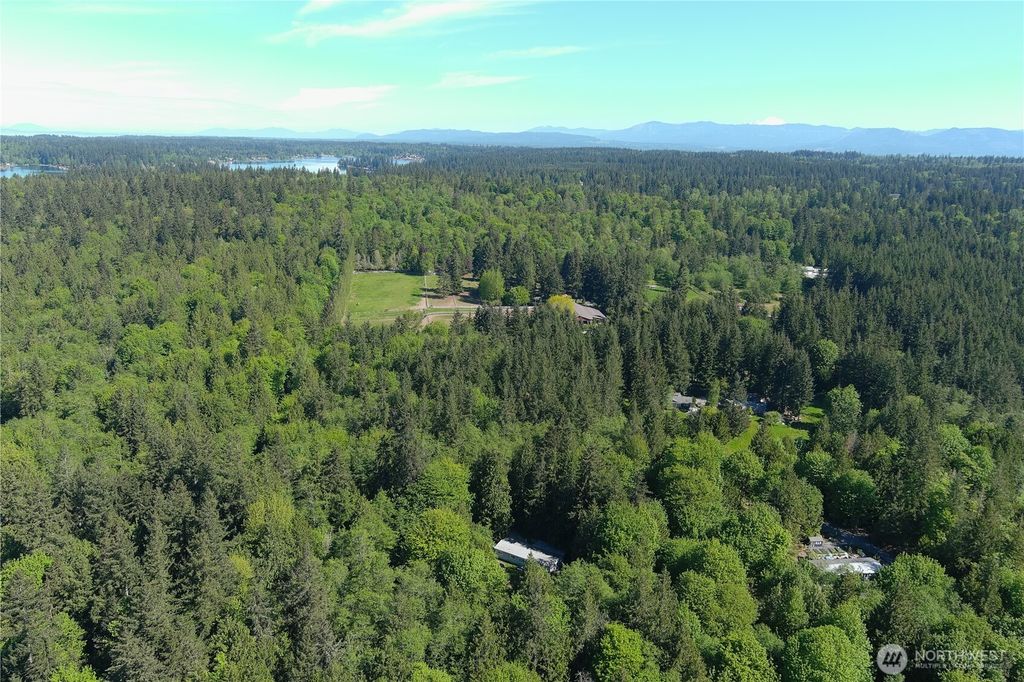 Photo of 4224 129th Place NW Pl, Marysville, WA 98271 (MLS # 2412396)