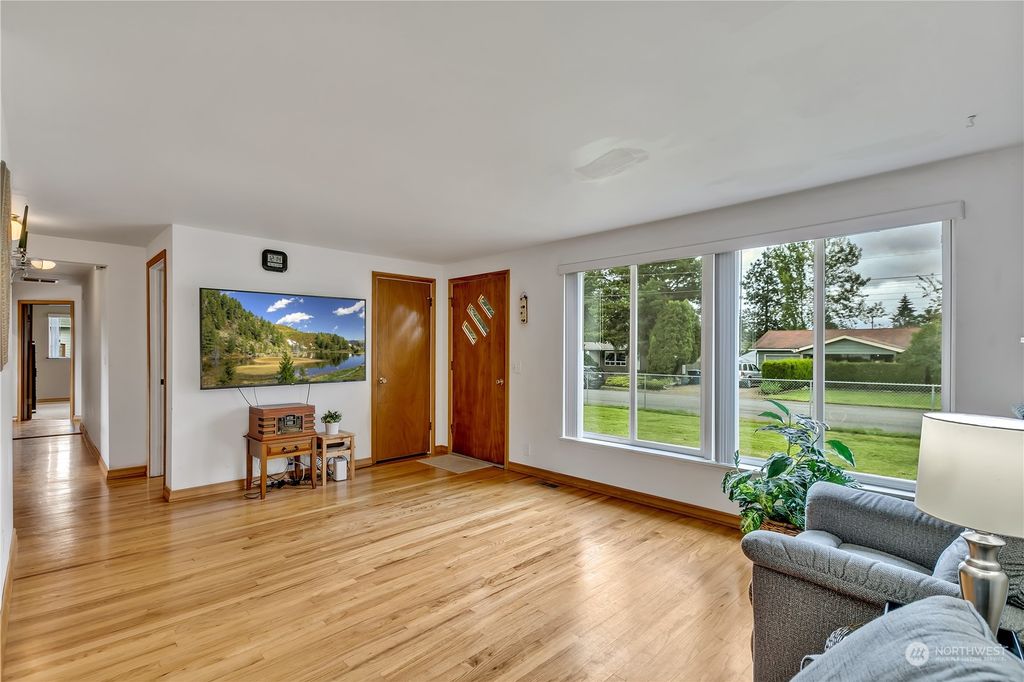Photo of 16303 119th Avenue SE, Renton, WA 98058 (MLS # 2247029)