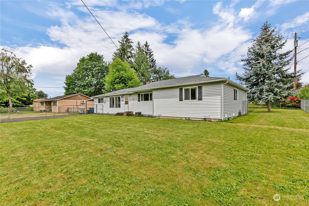 Photo of 16303 119th Avenue SE, Renton, WA 98058 (MLS # 2247029)