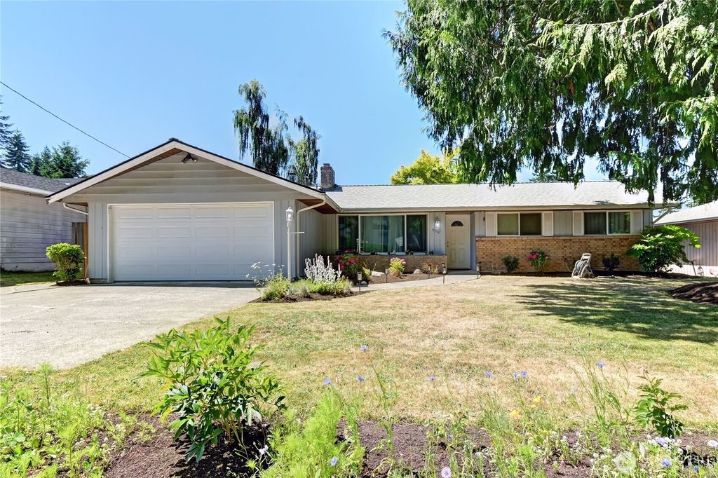 Photo of 5110 Hilltop Road, Everett, WA 98203 (MLS # 2404423)