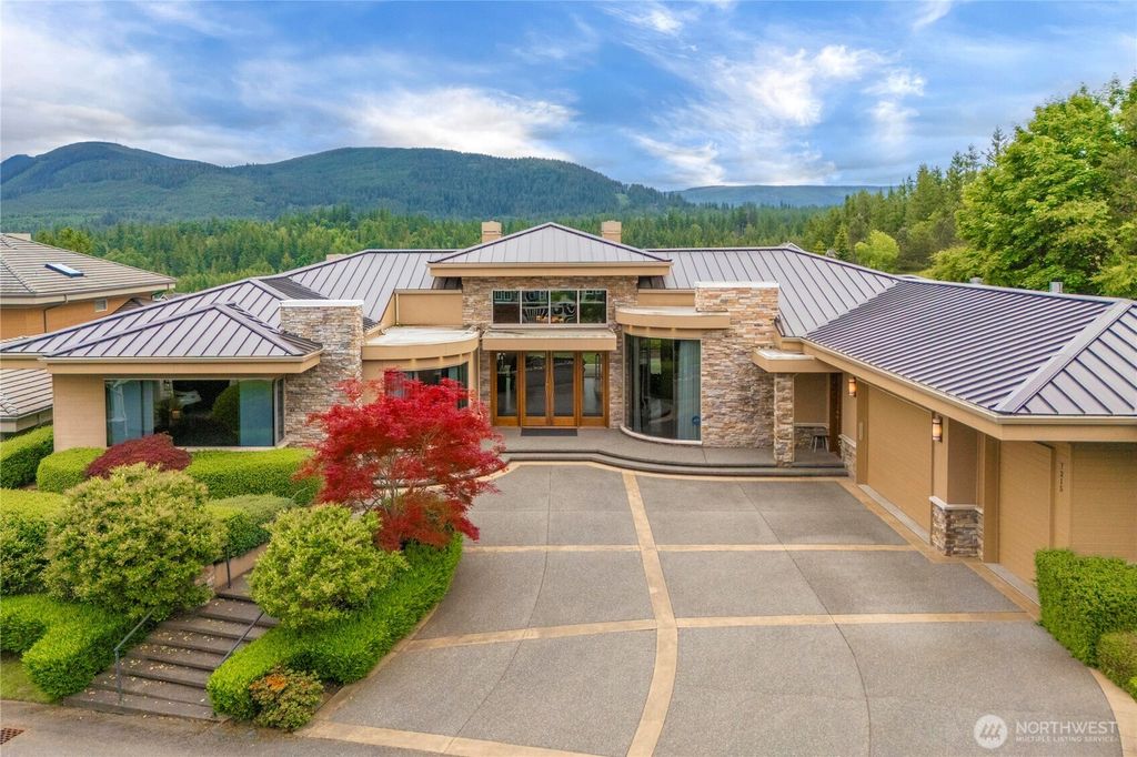 Photo of 7215 Saint Andrews Lane SE, Snoqualmie, WA 98065 (MLS # 2393760)