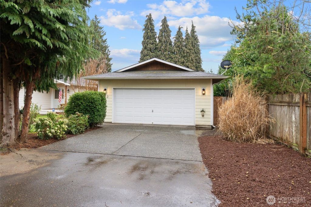 Photo of 6032 52nd Avenue NE, Marysville, WA 98270 (MLS # 2491972)