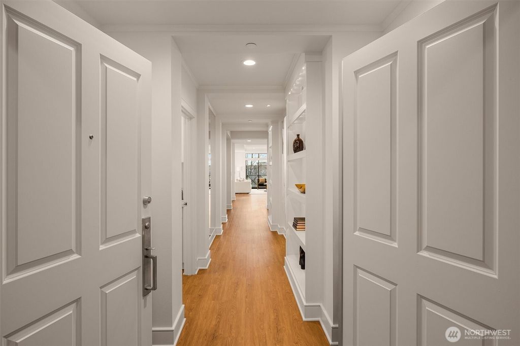 Photo of 210 Market Street #303, Kirkland, WA 98033 (MLS # 2331285)