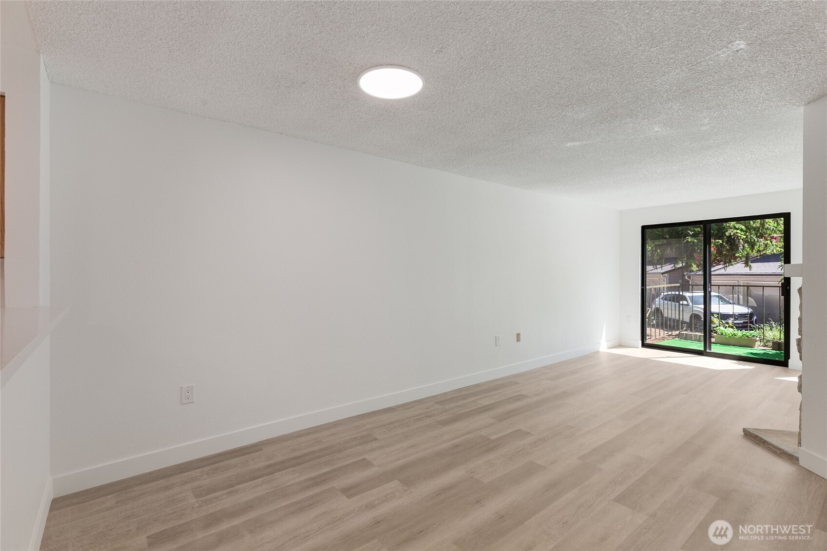 1555 Union Avenue NE 33