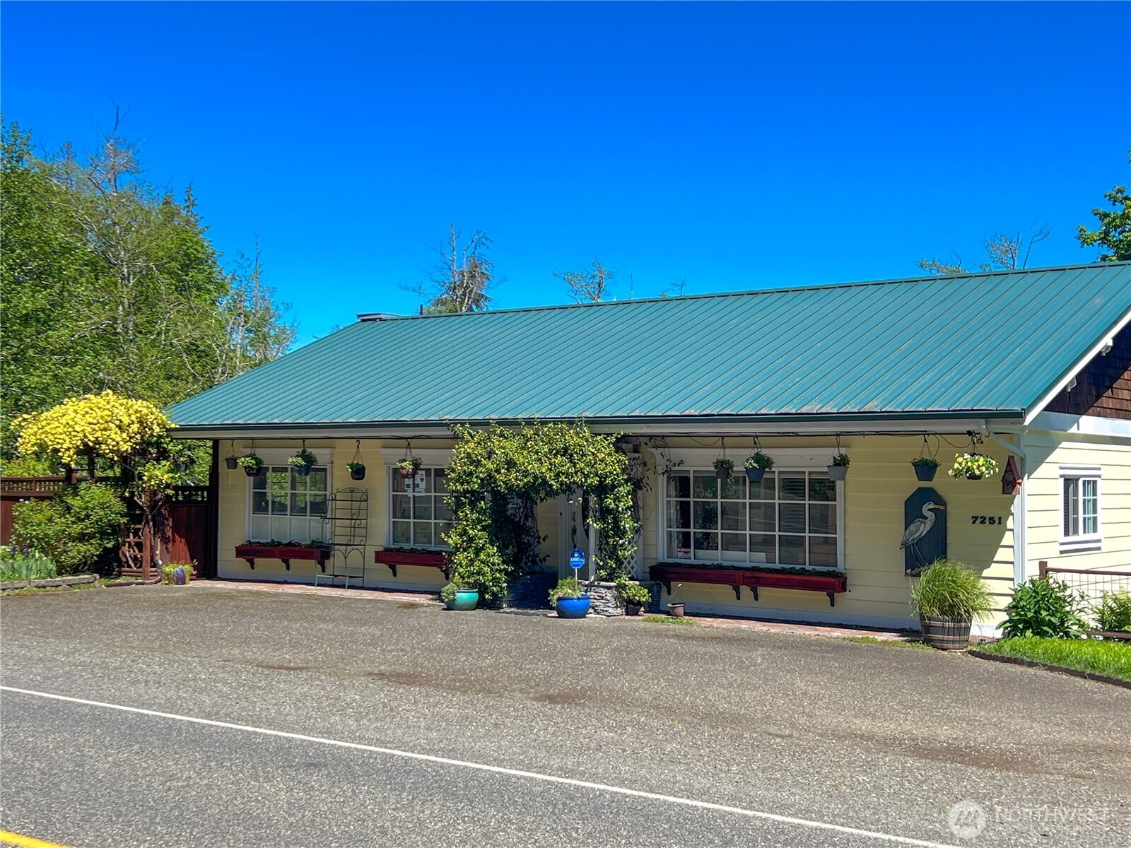 7251 Oak Bay Road