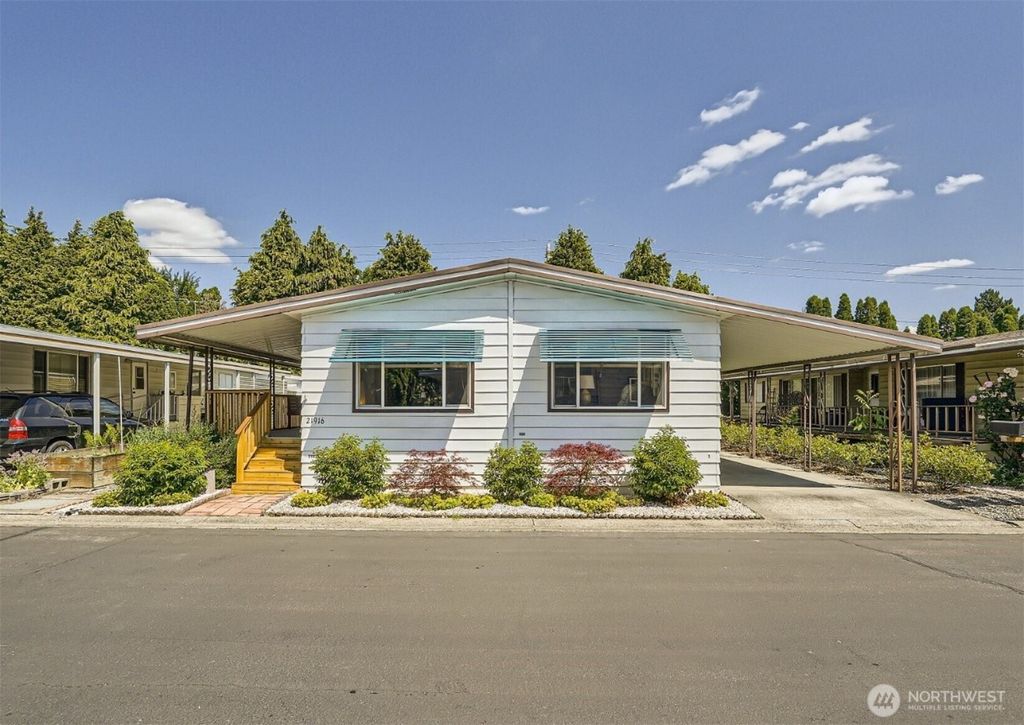 Photo of 21916 107th Place SE, Kent, WA 98031 (MLS # 2413624)