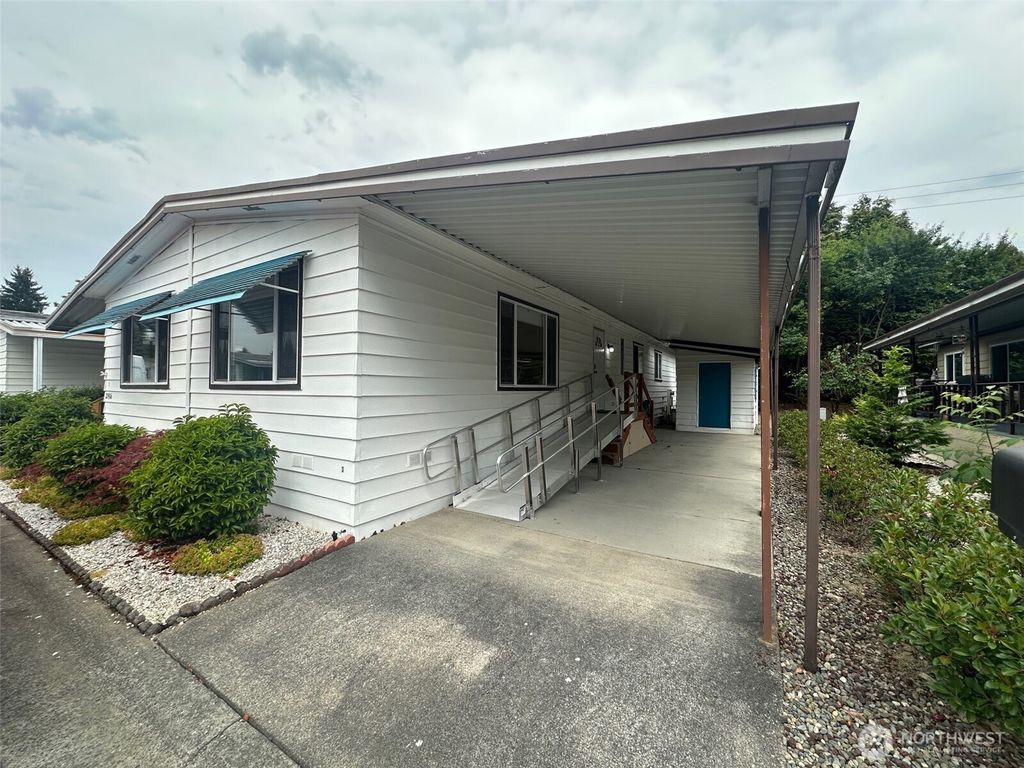 Photo of 21916 107th Place SE, Kent, WA 98031 (MLS # 2413624)