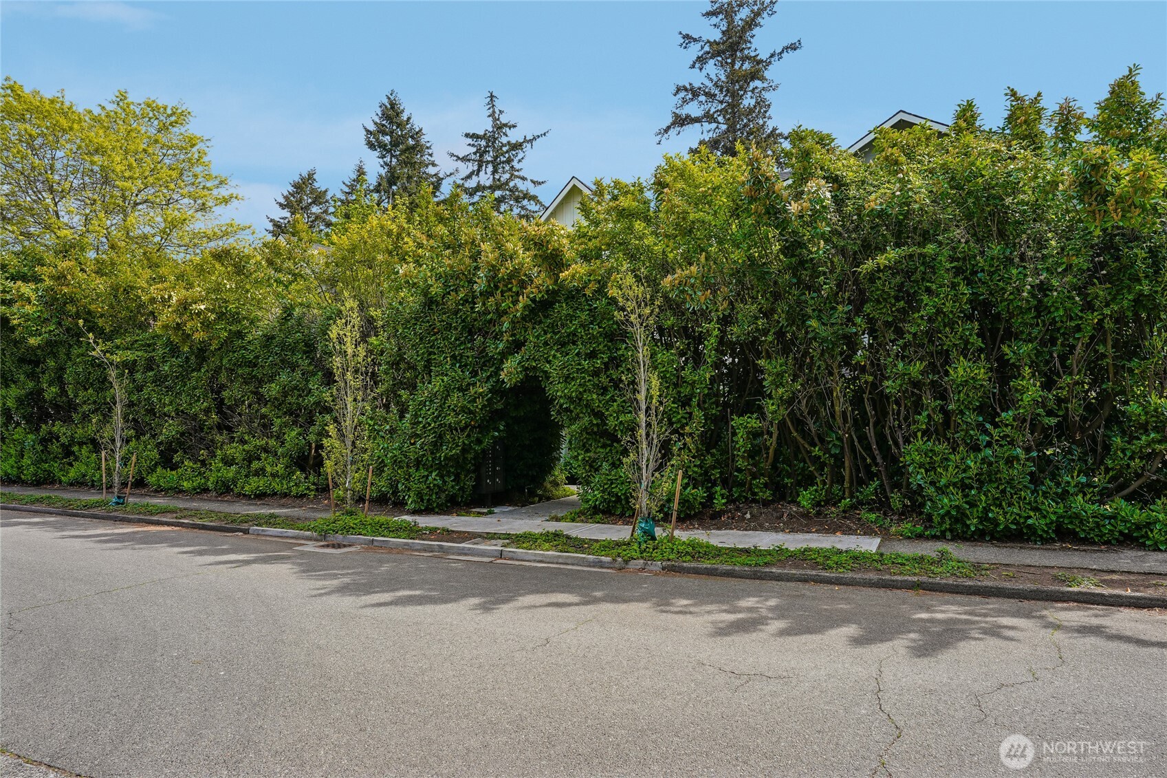 1903 N Oakes Street