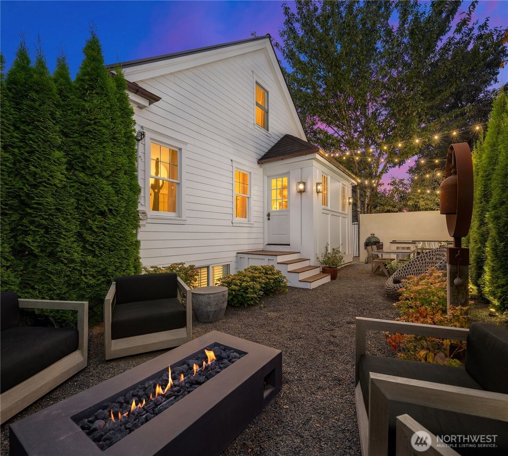 Photo of 2400 E Louisa Street, Seattle, WA 98112 (MLS # 2424991)