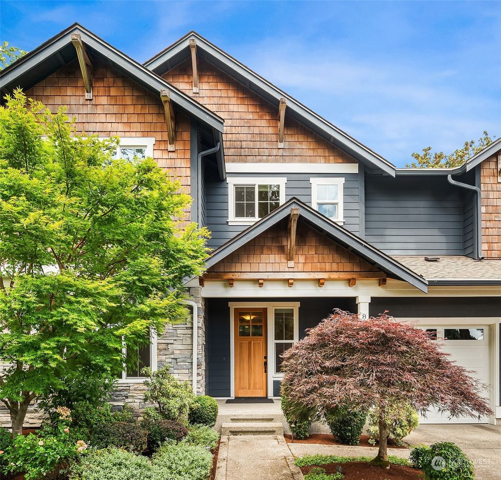 Photo of 8638 NE 121st Place, Kirkland, WA 98034 (MLS # 2271933)