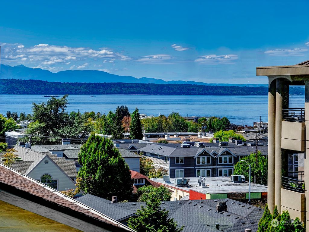 Photo of 535 Walnut Street #202, Edmonds, WA 98020 (MLS # 2145394)