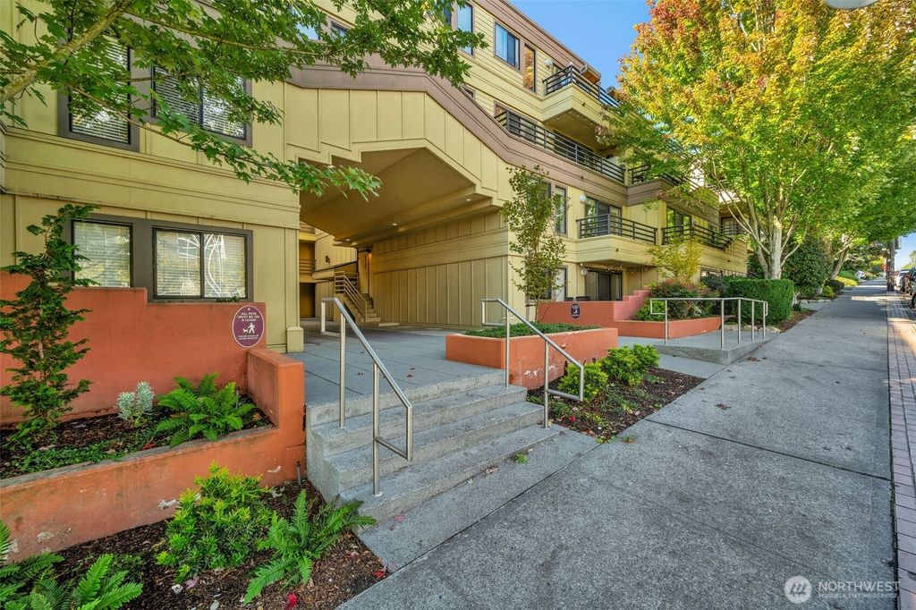 Photo of 3401 Wallingford Avenue N #405, Seattle, WA 98103 (MLS # 2449637)