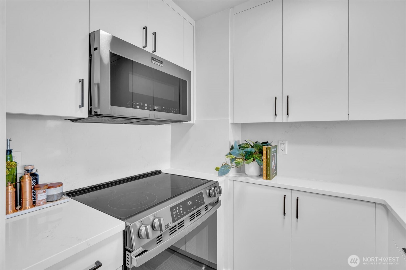 3401 Wallingford Avenue N 405