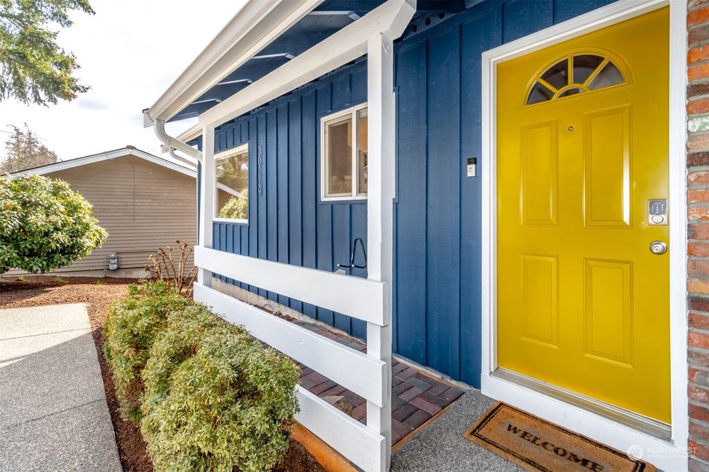 Photo of 30229 27th Avenue S, Federal Way, WA 98003 (MLS # 2040838)