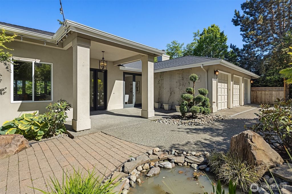 Photo of 5546 159th Place SE, Bellevue, WA 98006 (MLS # 2528511)
