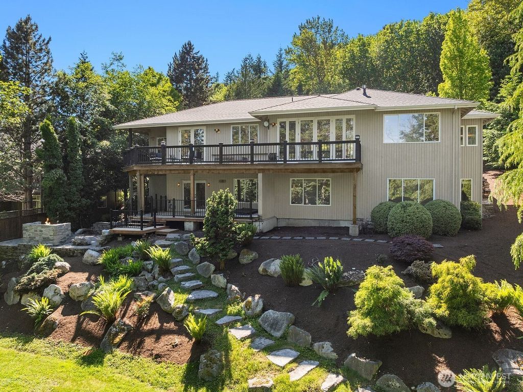 Photo of 5546 159th Place SE, Bellevue, WA 98006 (MLS # 2528511)