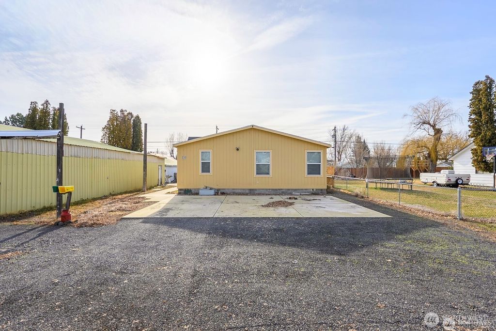 Photo of 213 W Locust Street, Coulee City, WA 99115 (MLS # 2493898)