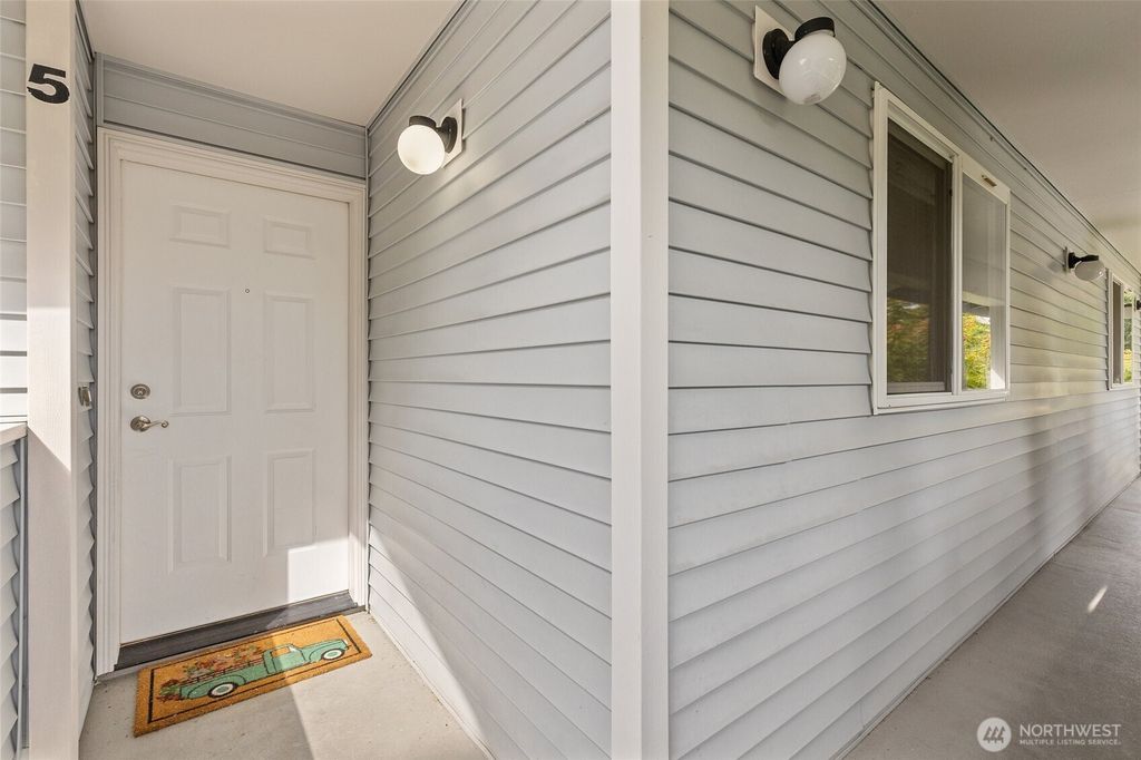 Photo of 20826 70th Avenue W #5, Lynnwood, WA 98036 (MLS # 2438303)
