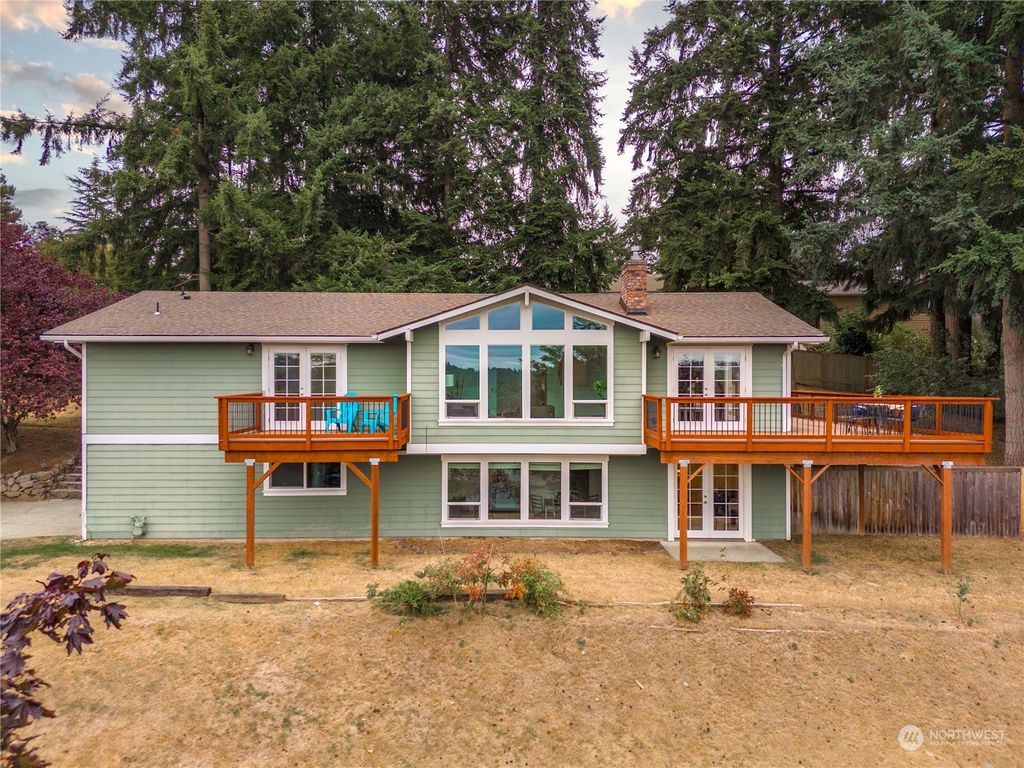 Photo of 10612 157th Ave NE Ave, Redmond, WA 98052 (MLS # 2160859)