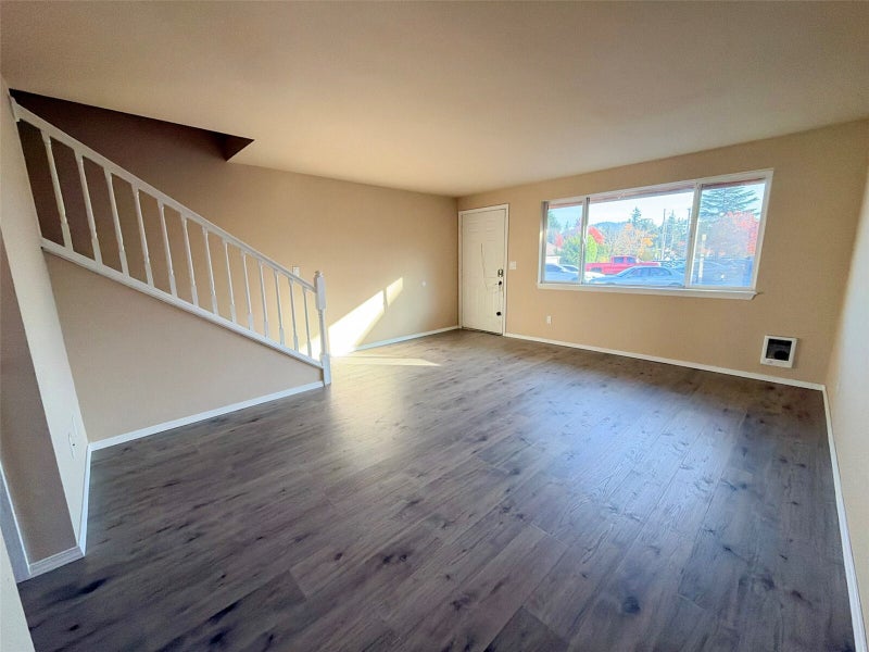 1529 E Division Street 13