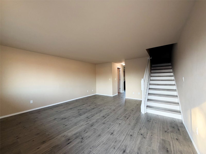 1529 E Division Street 13