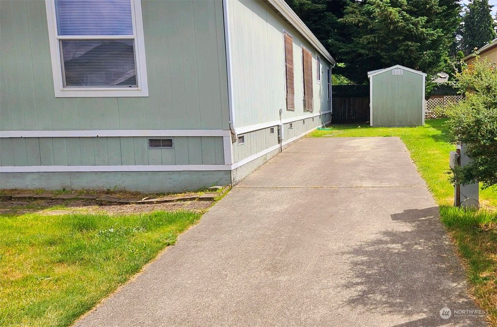 Photo of 31600 126th Avenue SE #E183, Auburn, WA 98092 (MLS # 2256199)