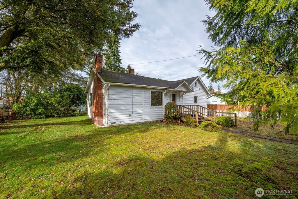 Photo of 7408 Olympic Drive, Everett, WA 98203 (MLS # 2475574)
