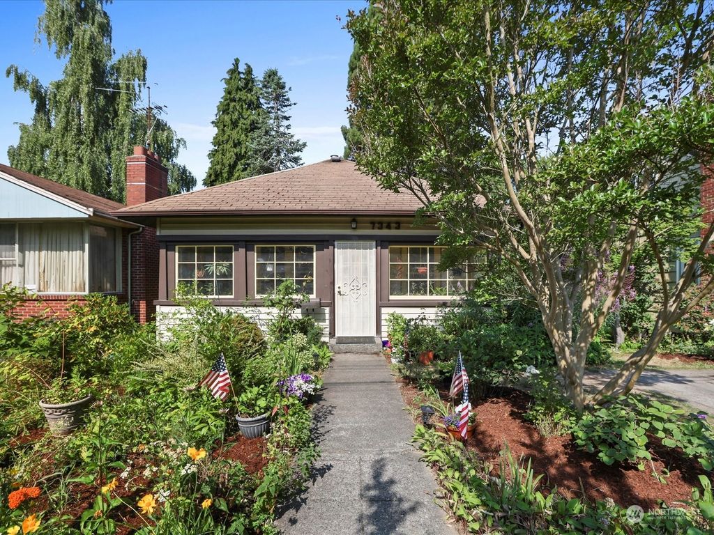 Photo of 7343 17th Avenue NE, Seattle, WA 98115 (MLS # 2136244)